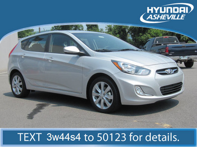 hyundai accent 2013 ironman silver hatchback se gasoline 4 cylinders front wheel drive automatic 28805