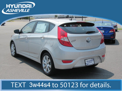 hyundai accent 2013 ironman silver hatchback se gasoline 4 cylinders front wheel drive automatic 28805