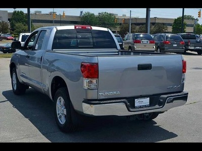 toyota tundra 2012 silver 2012 toyota tundra grade 5 7l v8 w flex fuel 8 cylinders 4 wheel drive 6 speed automatic 46219