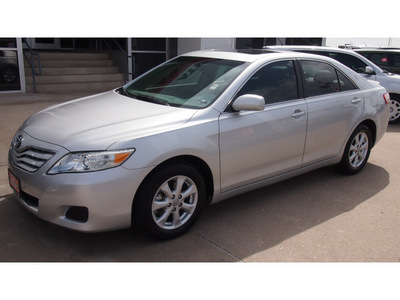 toyota camry 2011 silver sedan le gasoline 4 cylinders front wheel drive automatic with overdrive 77802