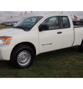 nissan titan 2009 white se ffv flex fuel 8 cylinders 2 wheel drive automatic with overdrive 77802