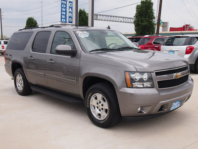 chevrolet suburban 2008 gray suv lt 1500 gasoline 8 cylinders 2 wheel drive automatic 77304