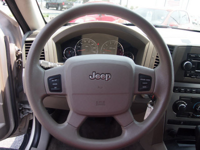 jeep grand cherokee 2007 gray suv laredo gasoline 6 cylinders 4 wheel drive automatic 75075