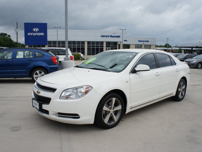 chevrolet malibu 2008 white sedan lt gasoline 4 cylinders front wheel drive automatic 76087