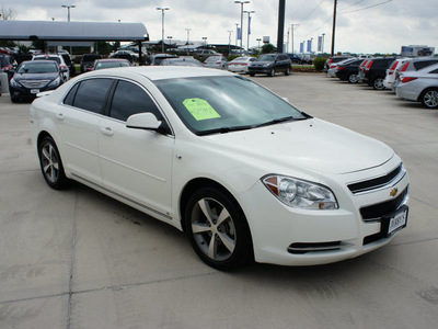 chevrolet malibu 2008 white sedan lt gasoline 4 cylinders front wheel drive automatic 76087