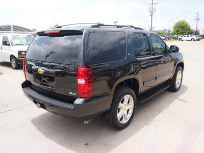 chevrolet tahoe 2011 black suv lt flex fuel 8 cylinders 2 wheel drive automatic 76049