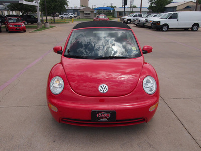 volkswagen new beetle 2004 red gl gasoline 4 cylinders front wheel drive automatic 76049