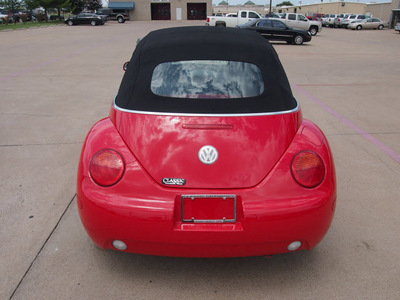 volkswagen new beetle 2004 red gl gasoline 4 cylinders front wheel drive automatic 76049