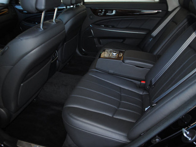 hyundai equus 2012 black sedan 4 door sedan gasoline 8 cylinders rear wheel drive not specified 75070
