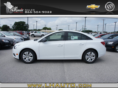 chevrolet cruze 2012 white sedan ls gasoline 4 cylinders front wheel drive automatic 78654