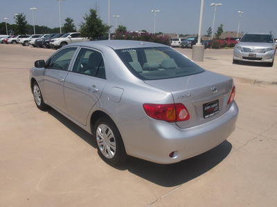 toyota corolla 2010 silver sedan le gasoline 4 cylinders front wheel drive automatic 76049
