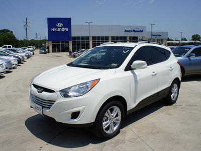 hyundai tucson 2012 cotton whi gls gasoline 4 cylinders front wheel drive 6 speed automatic 76087