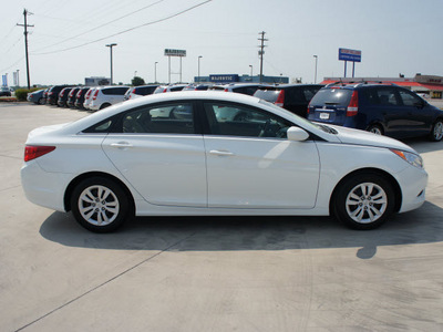 hyundai sonata 2011 white sedan gasoline 4 cylinders front wheel drive automatic 76087