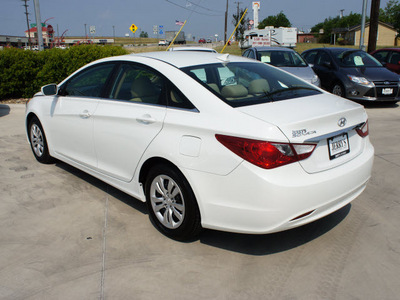 hyundai sonata 2011 white sedan gasoline 4 cylinders front wheel drive automatic 76087