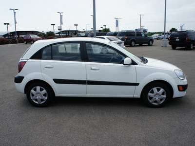 kia rio5 2009 white hatchback lx gasoline 4 cylinders front wheel drive automatic with overdrive 76087