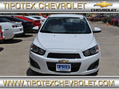 chevrolet sonic 2012 white sedan lt gasoline 4 cylinders front wheel drive automatic 78521
