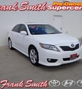 toyota camry 2011 white sedan se gasoline 4 cylinders front wheel drive automatic 78577