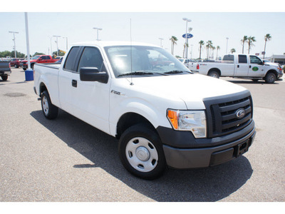 ford f 150 2009 white xl gasoline 8 cylinders 2 wheel drive automatic 78572