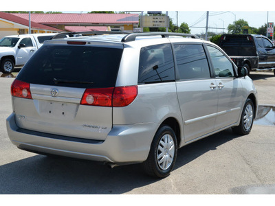 toyota sienna 2008 silver van le 7 passenger gasoline 6 cylinders front wheel drive automatic 76801