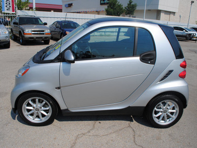 smart fortwo 2009 silver coupe passion gasoline 3 cylinders rear wheel drive automatic 76111