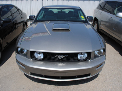 ford mustang 2008 gray coupe gt deluxe gasoline 8 cylinders rear wheel drive automatic 76111