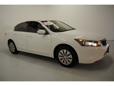 honda accord 2009 white sedan lx gasoline 4 cylinders front wheel drive automatic 77025