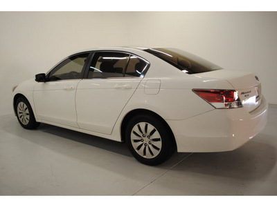 honda accord 2009 white sedan lx gasoline 4 cylinders front wheel drive automatic 77025