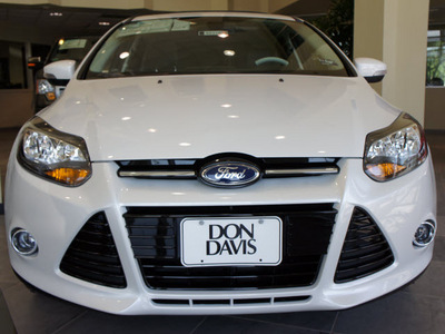 ford focus 2012 white sedan titanium gasoline 4 cylinders front wheel drive automatic 76011