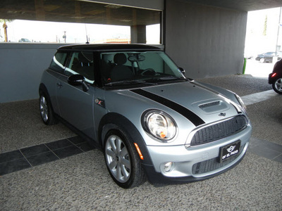 mini cooper 2009 silver hatchback s gasoline 4 cylinders front wheel drive automatic 79925
