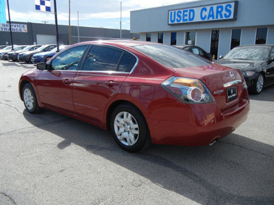 nissan altima 2009 red sedan gasoline 4 cylinders front wheel drive automatic 79925