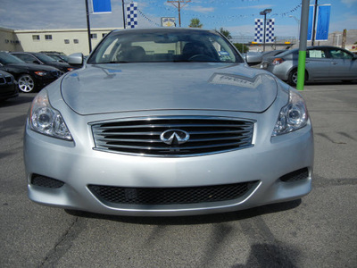 infiniti g37 2008 silver coupe gasoline 6 cylinders rear wheel drive automatic 79925