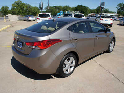 hyundai elantra 2013 beige sedan gls gasoline 4 cylinders front wheel drive automatic 76049