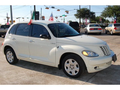 chrysler pt cruiser 2004 white wagon gasoline 4 cylinders front wheel drive automatic 77504