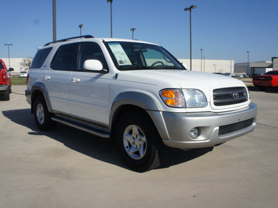 toyota sequoia 2003 white suv sr5 8 cylinders automatic 75007