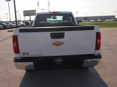 chevrolet silverado 1500 2009 white work truck gasoline 6 cylinders 2 wheel drive 4 speed automatic 75007