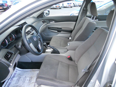 honda accord 2011 silver sedan lx gasoline 4 cylinders front wheel drive automatic 79936