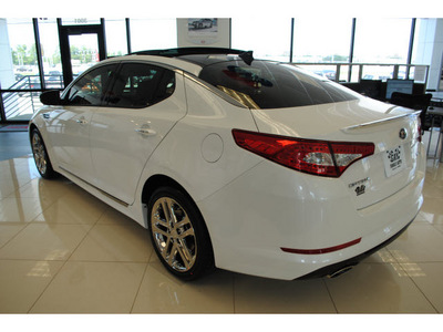 kia optima 2013 white sedan sx turbo gasoline 4 cylinders front wheel drive 6 speed automatic 77539