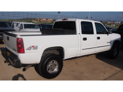 chevrolet silverado 2500hd 2003 white ls gasoline 8 cylinders 4 wheel drive automatic with overdrive 77340