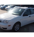 ford focus 2007 white wagon zxw se gasoline 4 cylinders front wheel drive automatic with overdrive 77340