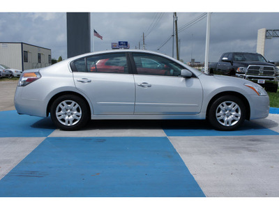 nissan altima 2011 silver sedan 2 5 s gasoline 4 cylinders front wheel drive automatic 77094
