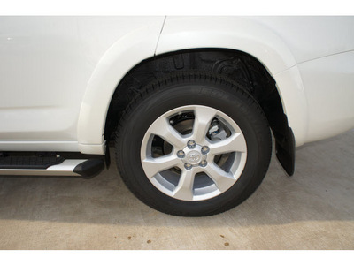 toyota rav4 2012 white suv limited gasoline 4 cylinders 2 wheel drive automatic with overdrive 77469