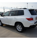 toyota highlander 2012 white suv se gasoline 6 cylinders front wheel drive automatic 77469