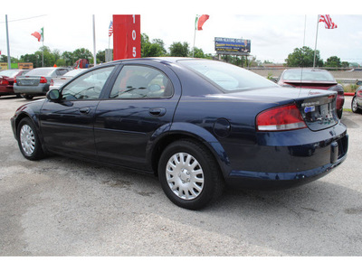 chrysler sebring 2002 blue sedan lx gasoline 4 cylinders front wheel drive automatic 77020