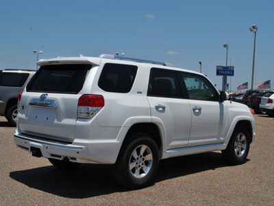 toyota 4runner 2011 white suv sr5 gasoline 6 cylinders 2 wheel drive automatic 78580