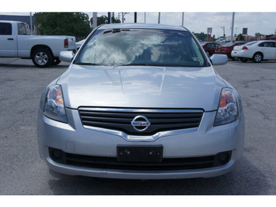 nissan altima 2008 silver sedan 2 5 gasoline 4 cylinders front wheel drive automatic 77037