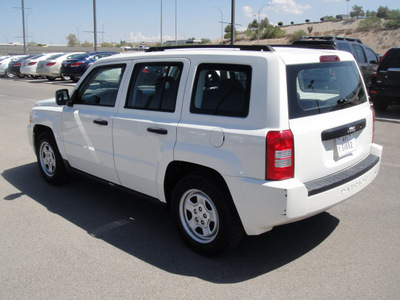 jeep patriot 2009 white suv sport gasoline 4 cylinders 2 wheel drive automatic 79922