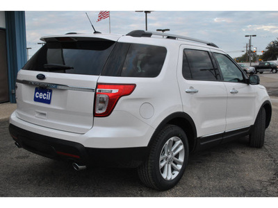 ford explorer 2012 white suv xlt gasoline 6 cylinders 2 wheel drive automatic 78861