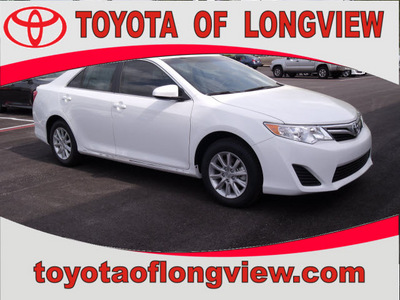 toyota camry 2012 white sedan le gasoline 4 cylinders front wheel drive automatic 75604
