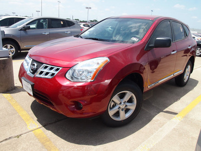 nissan rogue 2012 nah cayene red s gasoline 4 cylinders front wheel drive cont  variable trans  75150
