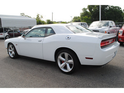dodge challenger 2012 white coupe gasoline 8 cylinders rear wheel drive automatic 77017